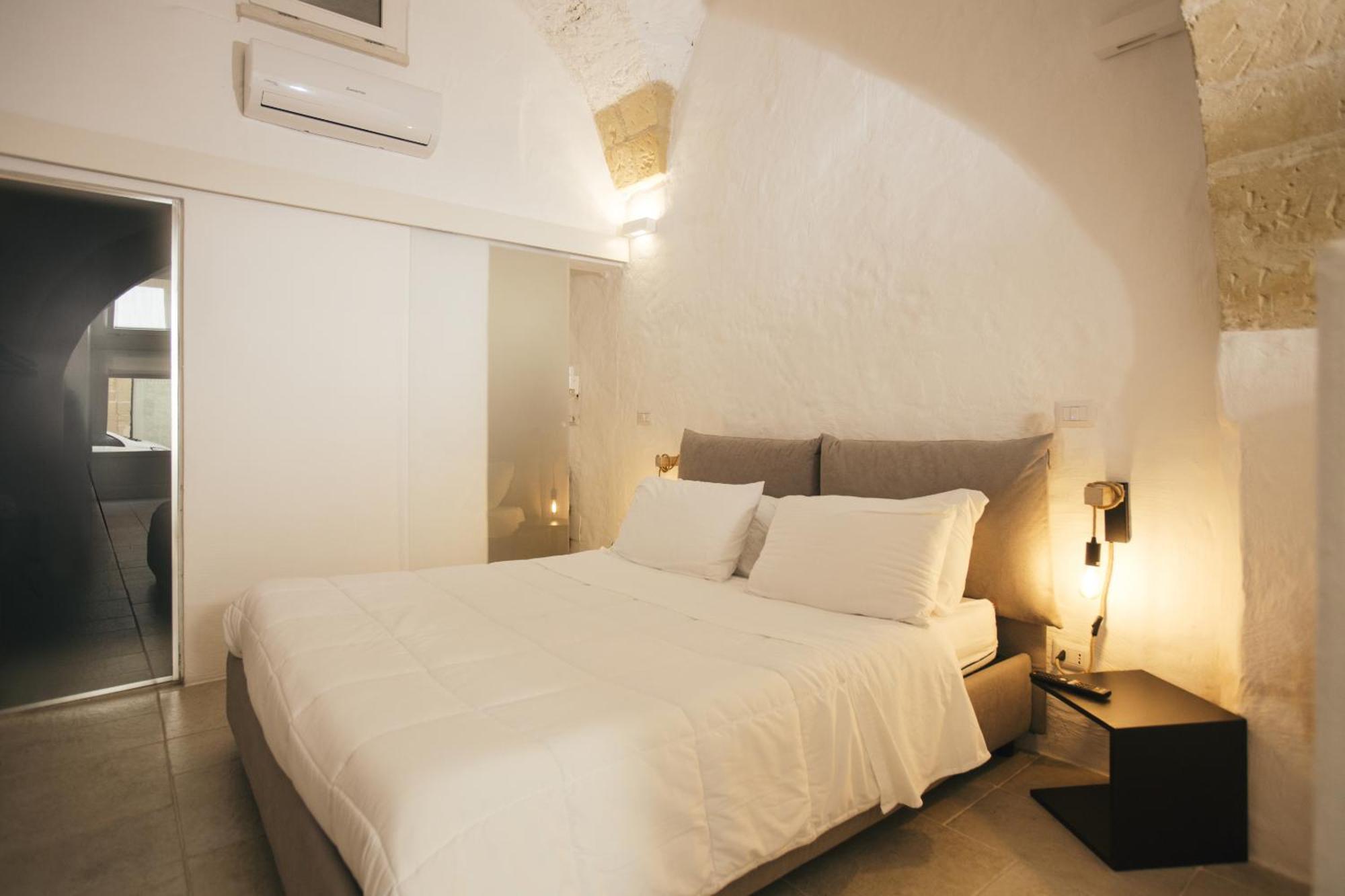 Mediterranee Suite เลชเช ภายนอก รูปภาพ
