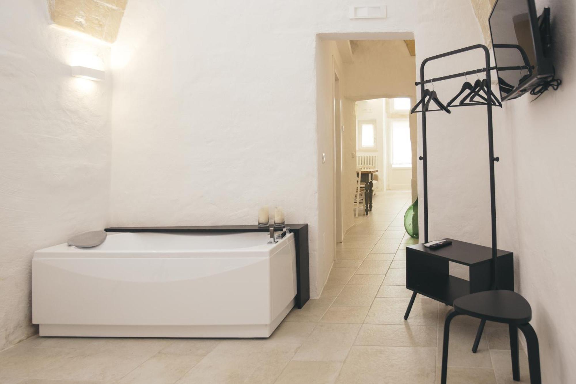 Mediterranee Suite เลชเช ภายนอก รูปภาพ